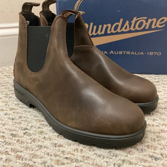 🆕 Blundstone men’s brown leather chelsea ankle boots